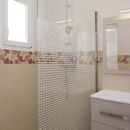 Azureene فيلة